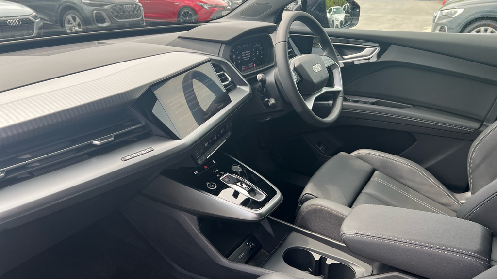Audi Q4 E Tron Q4 210Kw 45 82Kwh Sport Leather KR75ZNZ #2