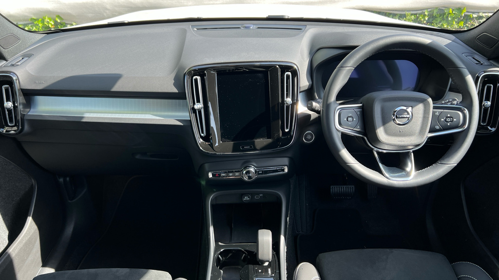 Volvo XC40 Xc40 2.0 B3p Plus Dark FL75UPV White #5