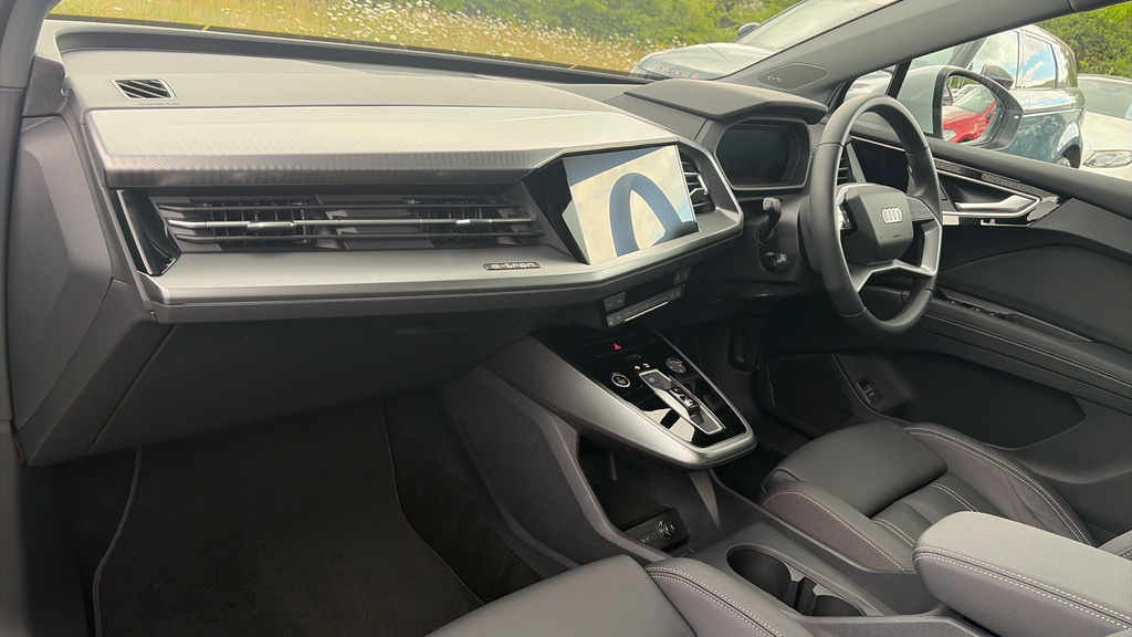 Audi Q4 E Tron Q4 210Kw 45 82Kwh Sport Leather KJ25BCY White #2