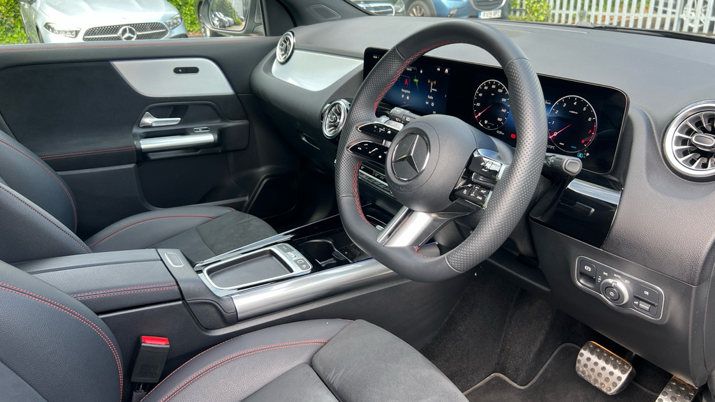 Mercedes-Benz GLA Class Gla 200 Amg Line Executive HV75GVG Grey #3