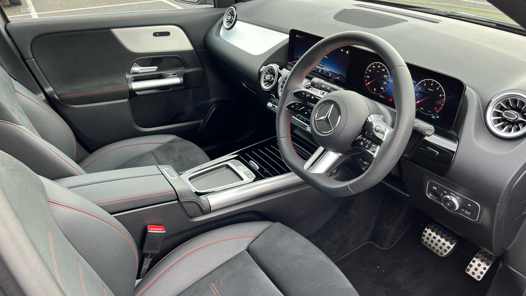 Mercedes-Benz GLA Class Gla 200 Amg Line Executive HV75GVK Grey #3