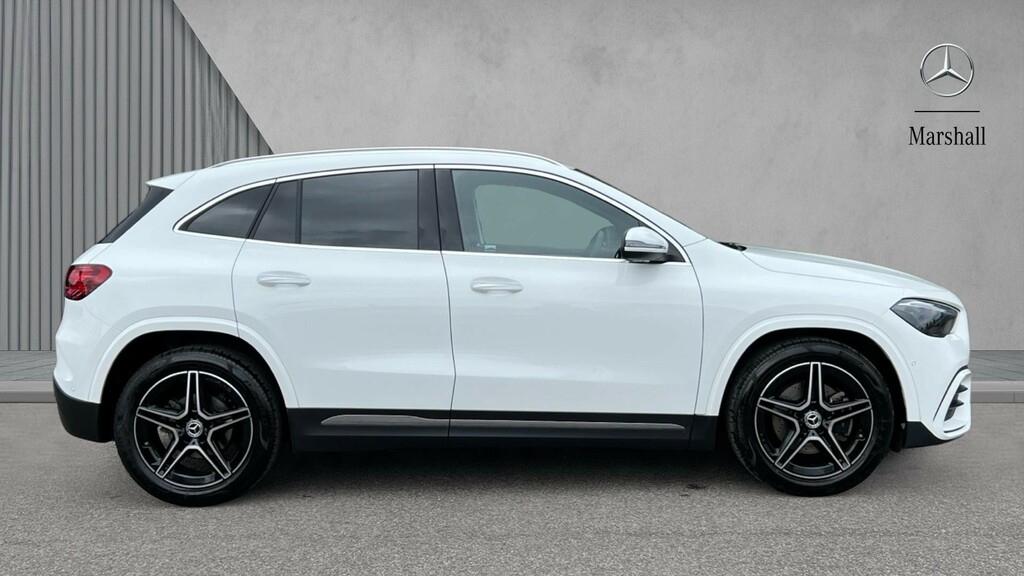 Mercedes-Benz GLA Class Gla 200 Amg Line Executive HV75JVW White #4