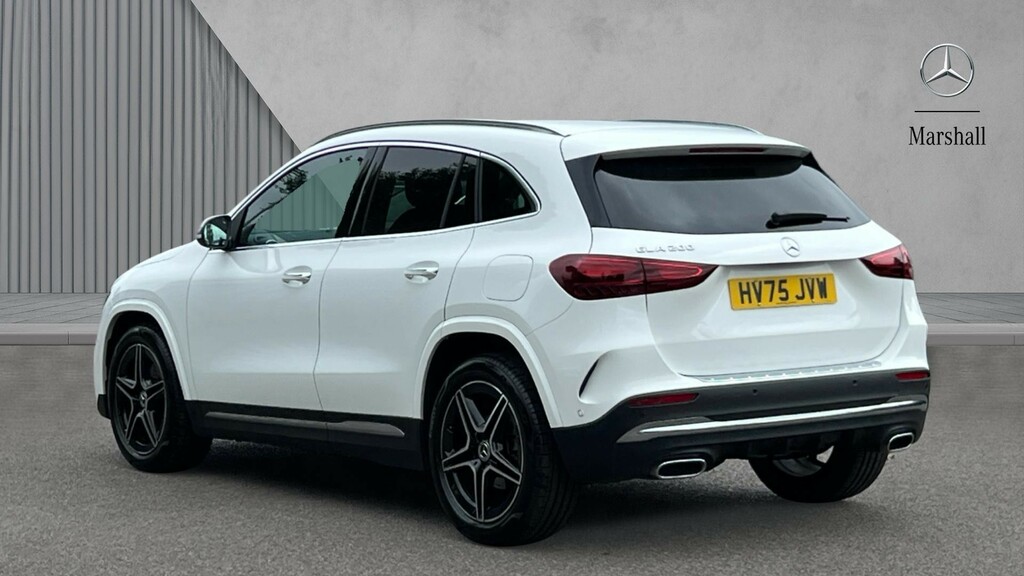 Mercedes-Benz GLA Class Gla 200 Amg Line Executive HV75JVW White #2