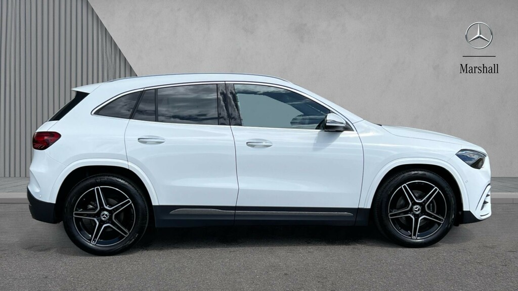 Mercedes-Benz GLA Class Gla 200 Amg Line Executive HV75JVY White #4