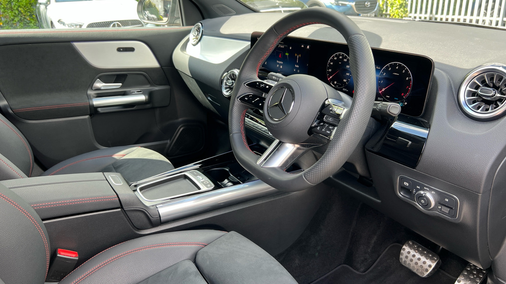 Mercedes-Benz GLA Class Gla 200 Amg Line Executive HV75GVE Grey #3