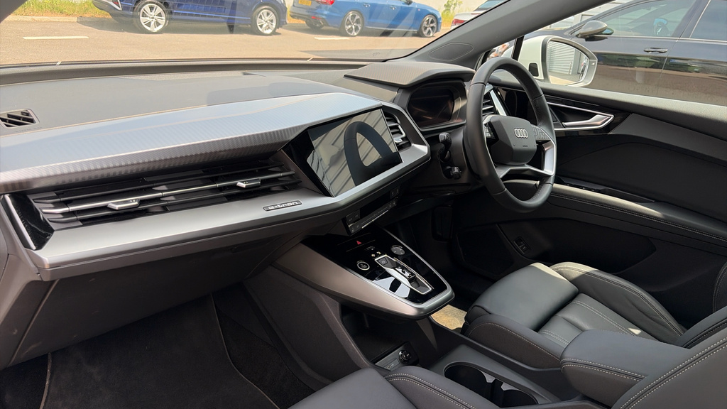 Audi Q4 E Tron Q4 210Kw 45 Quattro 82Kwh Sport Leather KN75WYY White #2