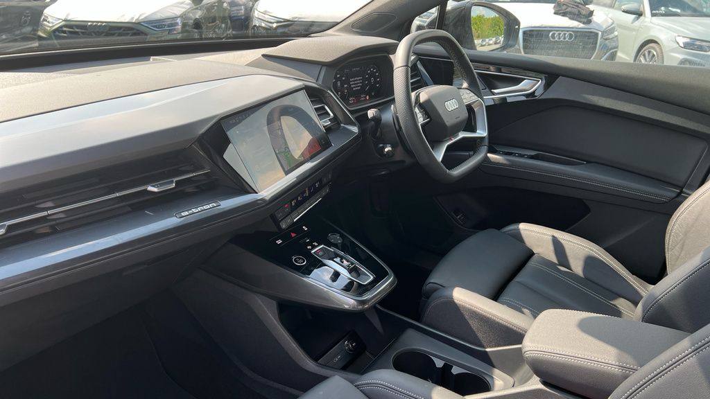 Audi Q4 E Tron Q4 210Kw 45 82Kwh Black Edition KW25YXK Grey #2