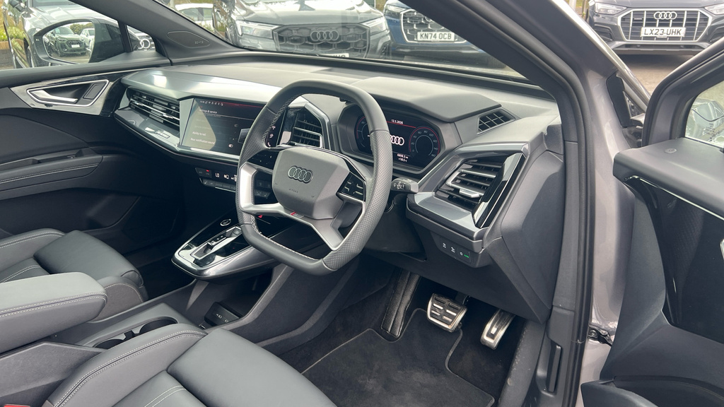 Audi Q4 E Tron Q4 210Kw 45 82Kwh Black Edition KN75WZW Grey #6