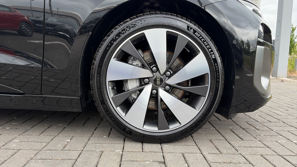 Audi A6 Avant A6 270Kw Performance 100Kwh S Line KM75MXA Black #5
