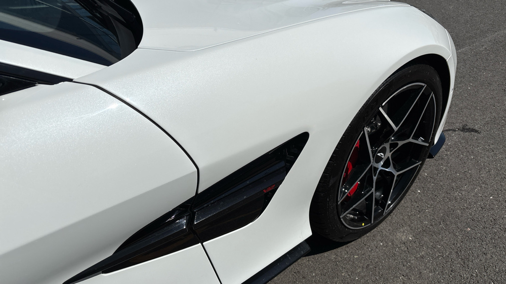 Aston Martin Vanquish Petrol Black #9