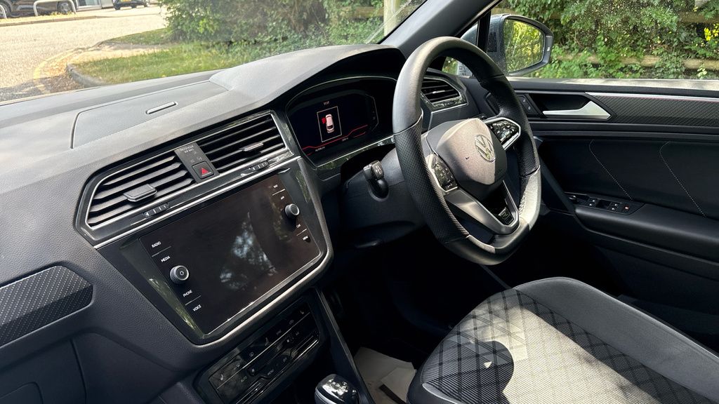 Volkswagen Tiguan Tiguan 1.5 Tsi 150 R-line Dsg RE23JFN Grey #2