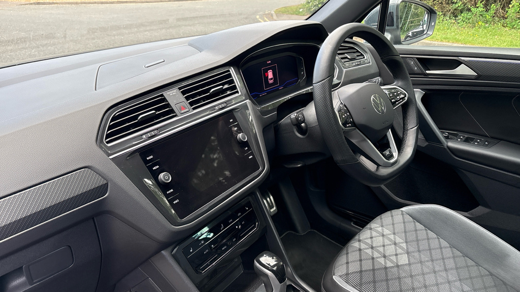 Volkswagen Tiguan Tiguan 2.0 Tdi 4Motion R-line Dsg RO73PZD Grey #2