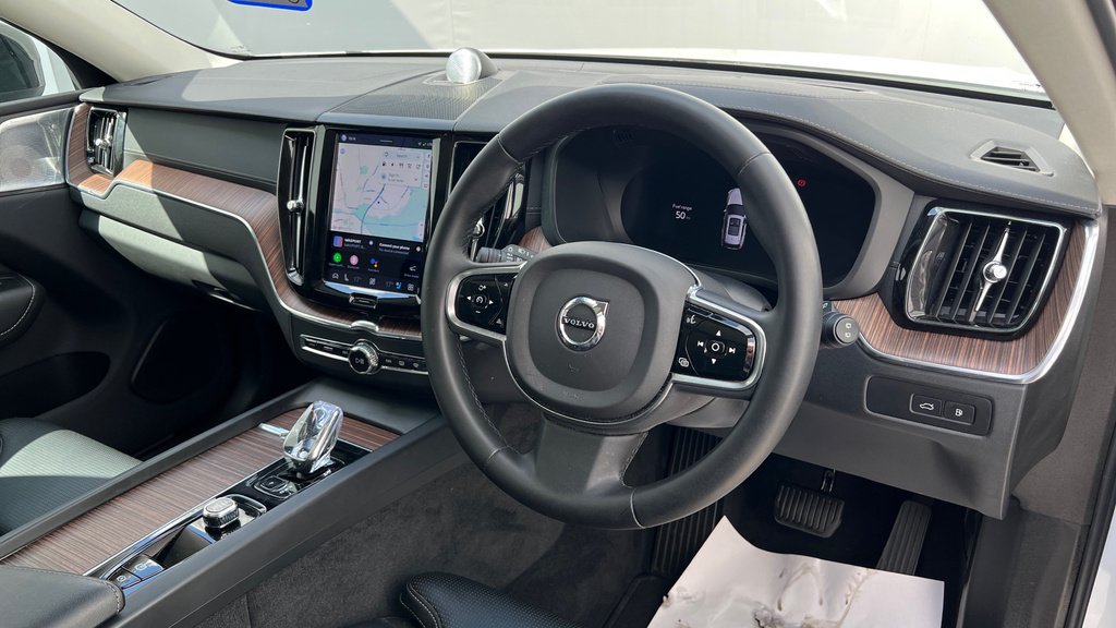 Volvo XC60 Xc60 2.0 T8 455 Rc Phev Ultimate Dark Awd Gt CK23ZYR White #4