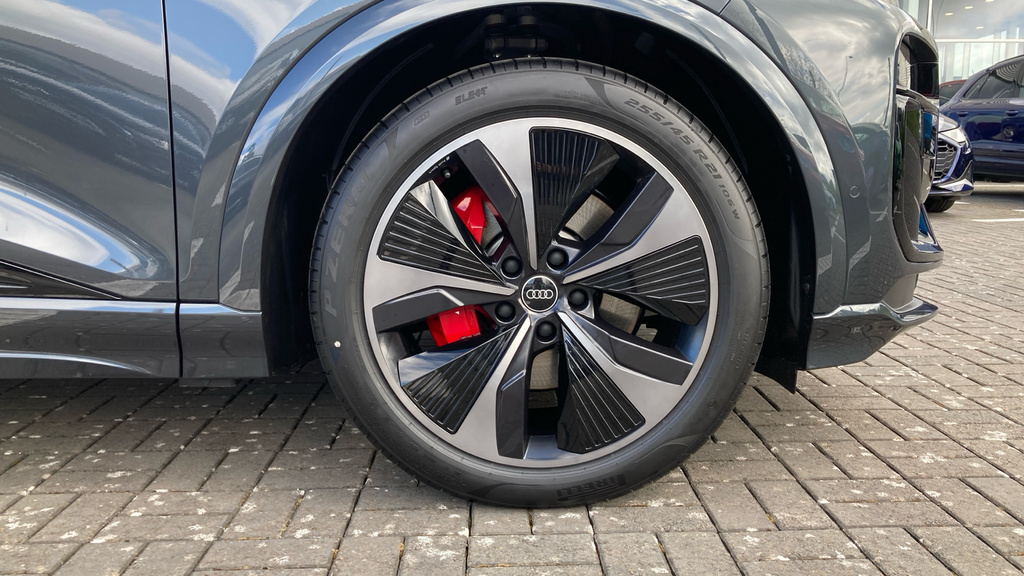 Audi SQ6 E-Tron Audi Sq6 Suv Black Edition E-tron 360,00 Kw Grey #5