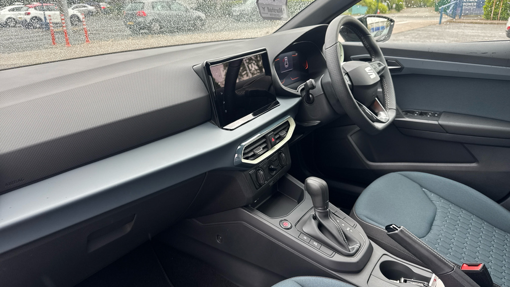 Seat Ibiza Ibiza 1.0 Tsi 115 Se Technology Dsg KR26FLX Black #2