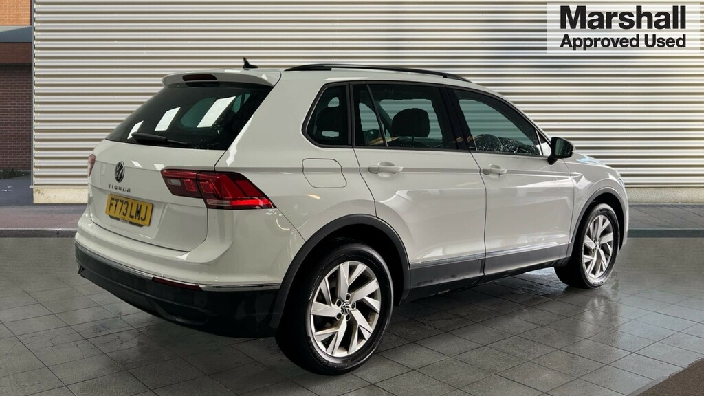 Volkswagen Tiguan Tiguan 1.5 Tsi 150 Life Dsg FT73LMJ White #3