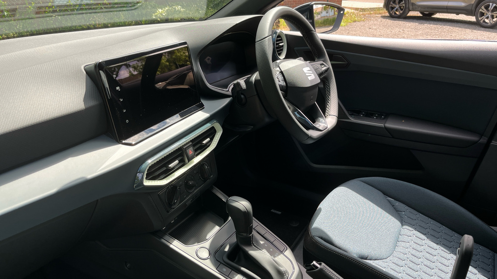Seat Ibiza Ibiza 1.0 Tsi 115 Se Technology Dsg KR26LPF Blue #2