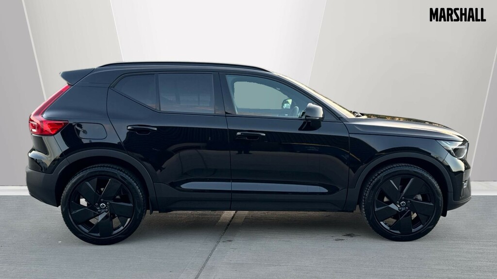 Volvo XC40 Volvo Xc40 Estate 2.0 B3p Plus Black Edition A FL75HHE Black #3