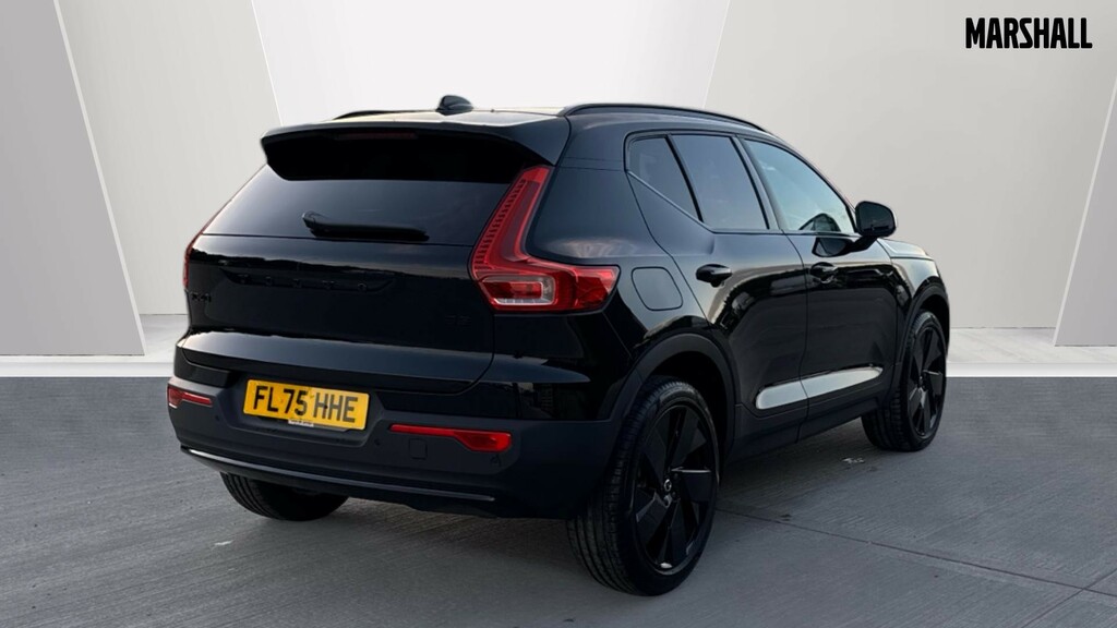 Volvo XC40 Volvo Xc40 Estate 2.0 B3p Plus Black Edition A FL75HHE Black #2