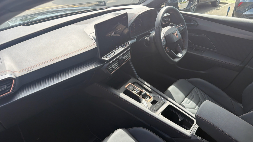 Cupra Leon Leon 1.5 Ehybrid 204 Shadow Edition Dsg Estate OY26HOH Grey #2