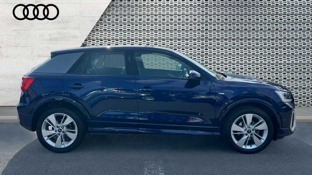 Audi Q2 Q2 35 Tfsi S Line S Tronic LV72YBH Blue #4