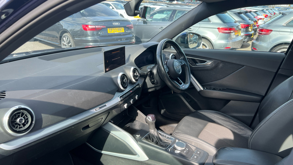 Audi Q2 Q2 35 Tfsi S Line S Tronic LV72YBH Blue #2