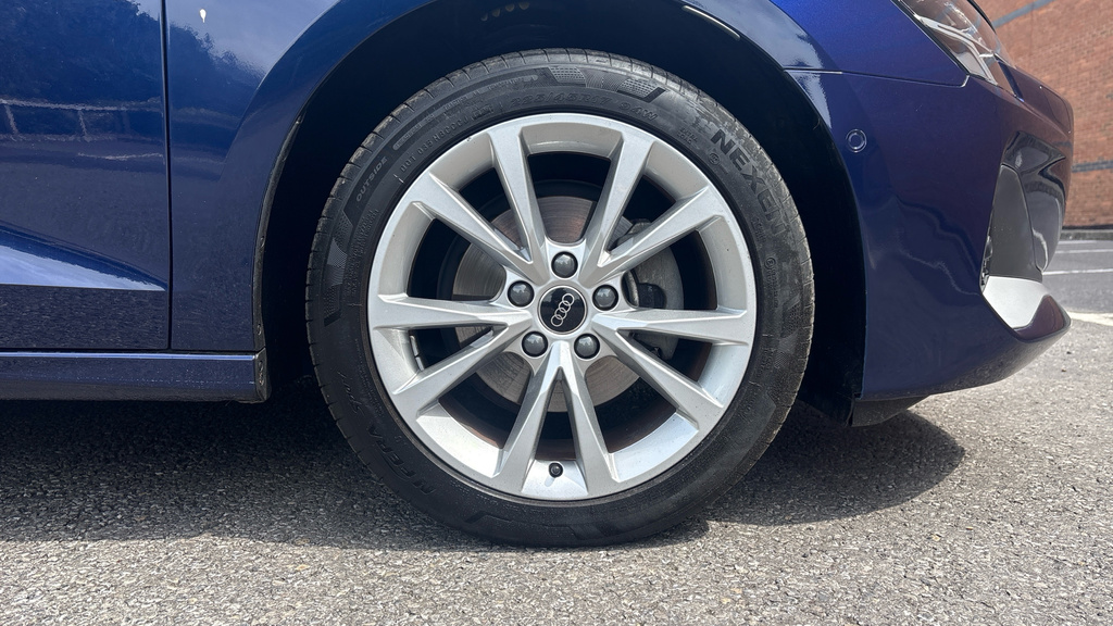 Audi A3 A3 30 Tfsi Sport S Tronic EY25XXS Blue #5