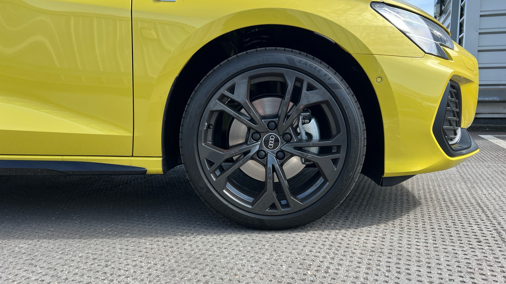 Audi A3 Audi A3 Sportback 1.5 Tfsi E 204 Black Edition WD26LHC Yellow #5