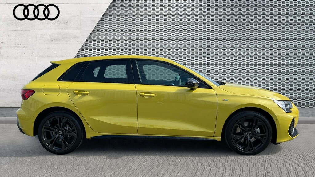 Audi A3 Audi A3 Sportback 1.5 Tfsi E 204 Black Edition WD26LHC Yellow #4
