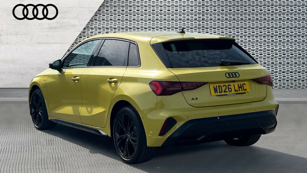 Audi A3 Audi A3 Sportback 1.5 Tfsi E 204 Black Edition WD26LHC Yellow #3