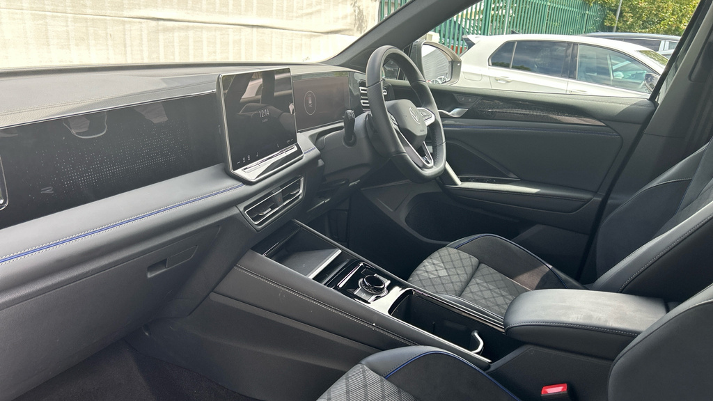 Volkswagen Tiguan Tiguan 1.5 Etsi 150 R-line Dsg KR75FGF Grey #2