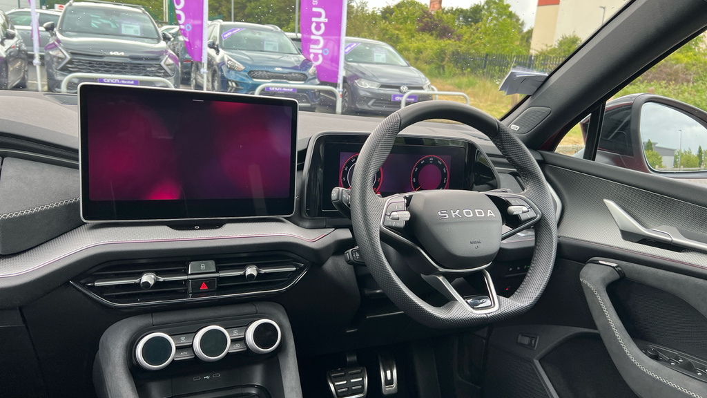 Skoda Kodiaq Kodiaq 1.5 Tsi E-tec Sportline Dsg 7 Seat DG75EDC Red #2