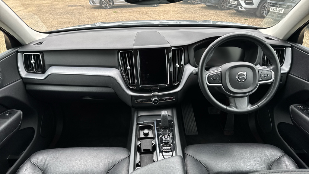 Volvo XC60 Xc60 2.0 B4d Momentum Geartronic Grey #5