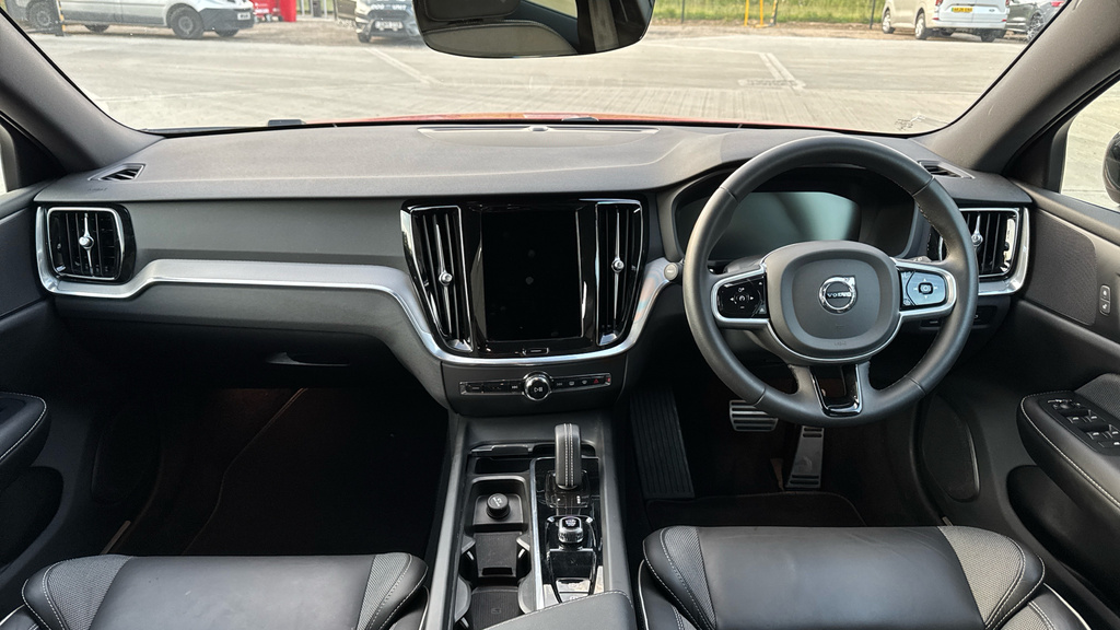 Volvo V60 V60 2.0 B4p R Design 7 Speed Red #5