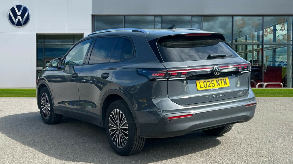 Volkswagen Tiguan Tiguan 1.5 Etsi Match Dsg LO25NTM Grey #3
