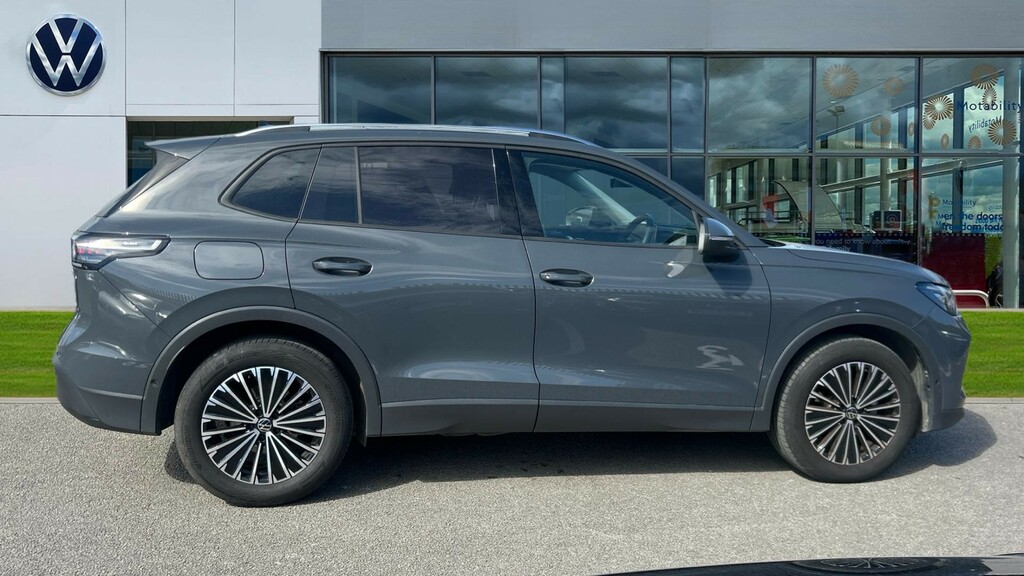 Volkswagen Tiguan Tiguan 1.5 Etsi Match Dsg LO25NTM Grey #4