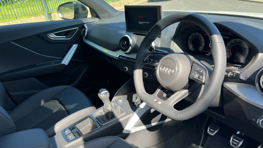 Audi Q2 Audi Q2 Black Edition 30 Tfsi 116 Ps 6-Speed LY26DBX White #6