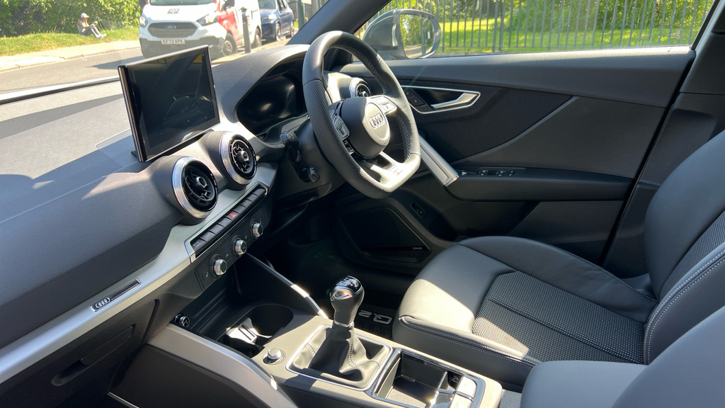 Audi Q2 Audi Q2 Black Edition 30 Tfsi 116 Ps 6-Speed LY26DBX White #2