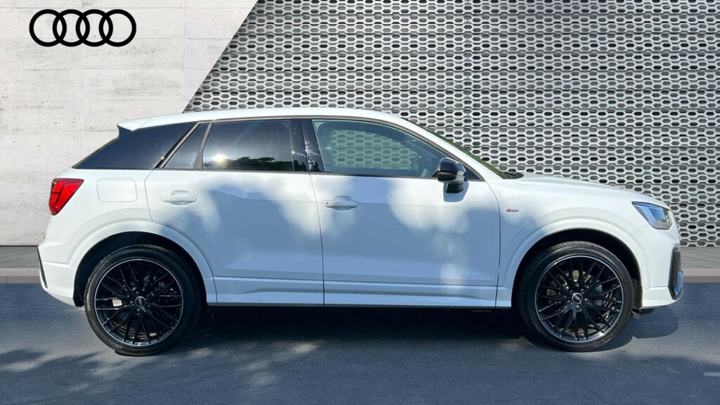 Audi Q2 Audi Q2 Black Edition 30 Tfsi 116 Ps 6-Speed LY26DBX White #4