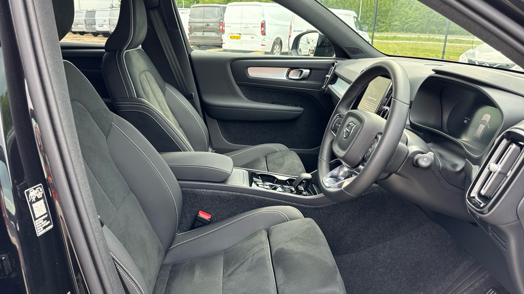 Volvo XC40 Xc40 2.0 B4p Plus Black Edition WD75DKF Black #6