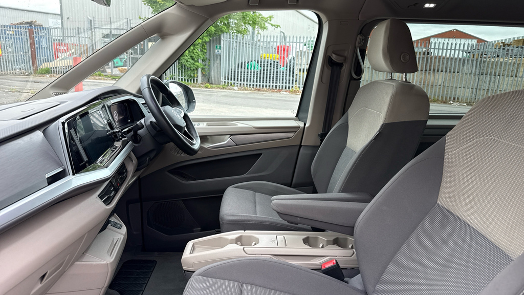 Volkswagen Multivan Multivan 1.4 Tsi Ehybrid Life Dsg GF74JVW Grey #2