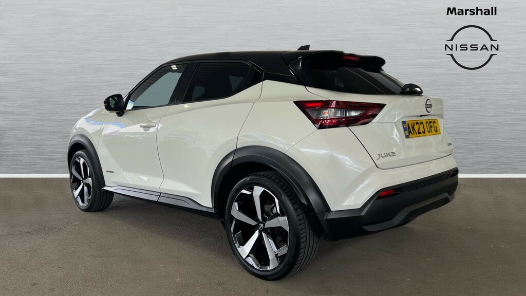 Nissan Juke Juke 1.6 Hybrid Tekna AK23OFG White #2