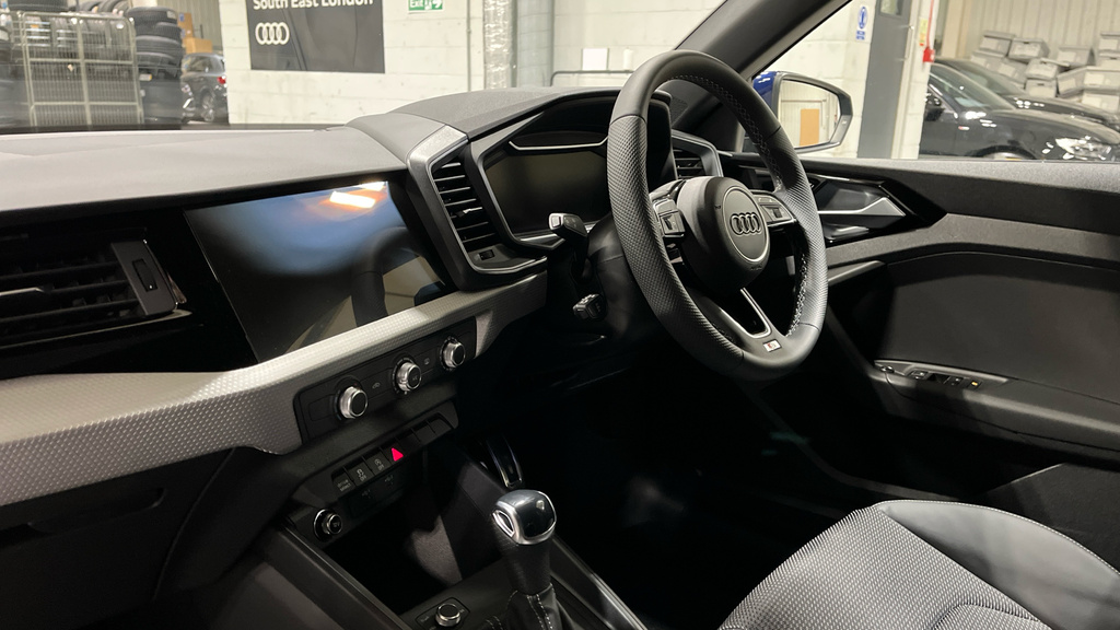 Audi A1 Audi A1 Sportback S Line 35 Tfsi 150 Ps S Tronic LV26GNO Blue #2