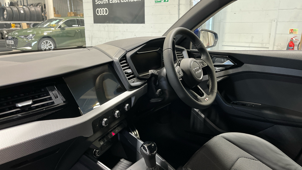 Audi A1 Audi A1 Sportback S Line 35 Tfsi 150 Ps S Tronic LV26UZF Blue #2