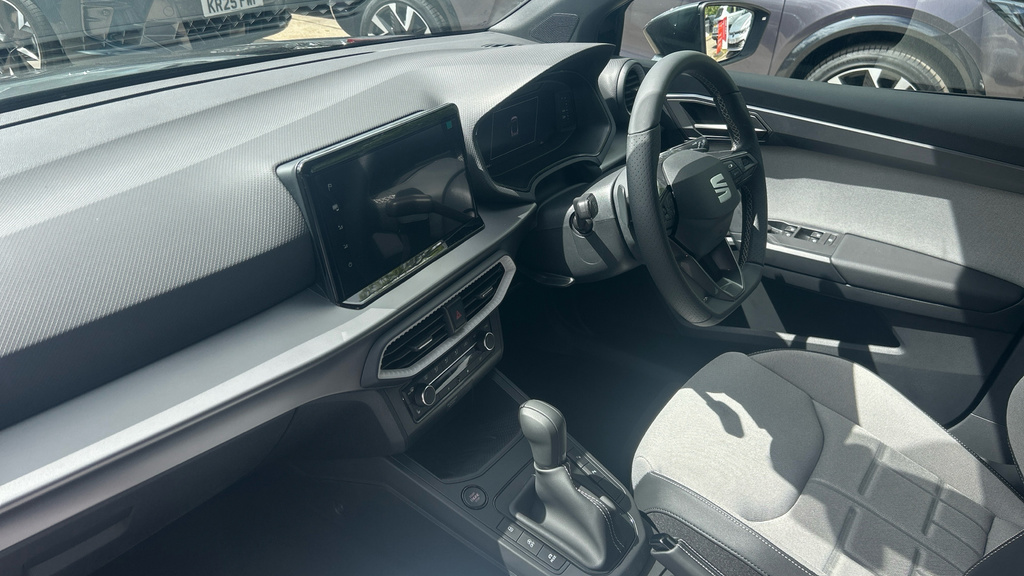 Seat Arona Arona 1.5 Tsi 150 Fr Sport Dsg Hatchback EY26ULE Black #2