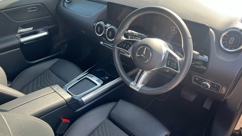 Mercedes-Benz GLA Class Gla 200 Sport Executive HX24VXZ Black #3