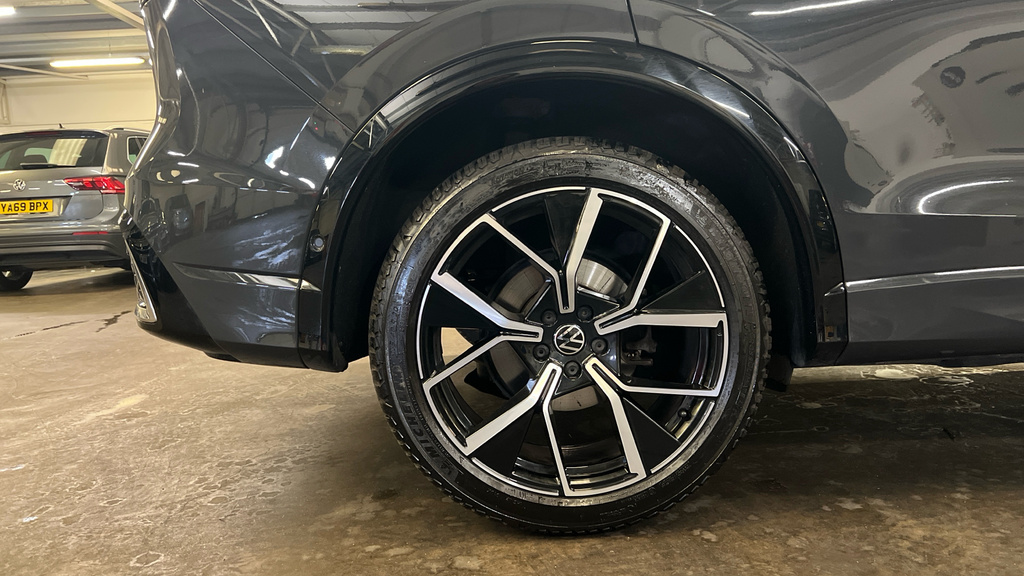 Volkswagen Tiguan Tiguan 1.5 Etsi 150 R-line Dsg GY24WBM Grey #5
