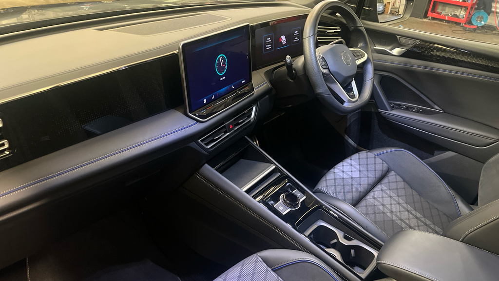Volkswagen Tiguan Tiguan 1.5 Etsi 150 R-line Dsg GY24WBM Grey #2