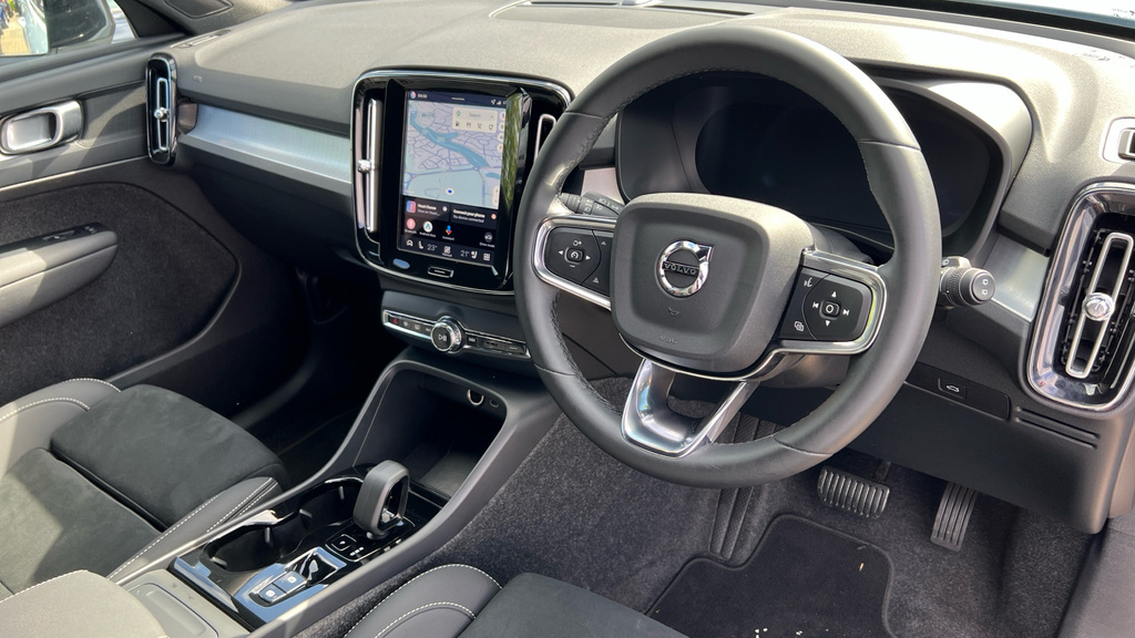 Volvo XC40 Xc40 2.0 B3p Plus Dark RV75XCE Blue #4