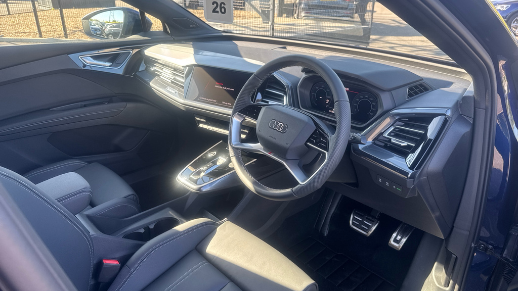 Audi Q4 E Tron Audi Q4 S Line 45 E-tron 210,00 Kw GF26UJR Blue #2